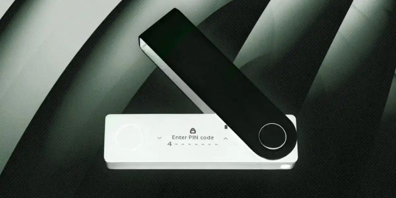 Security risks associated with hardware wallets